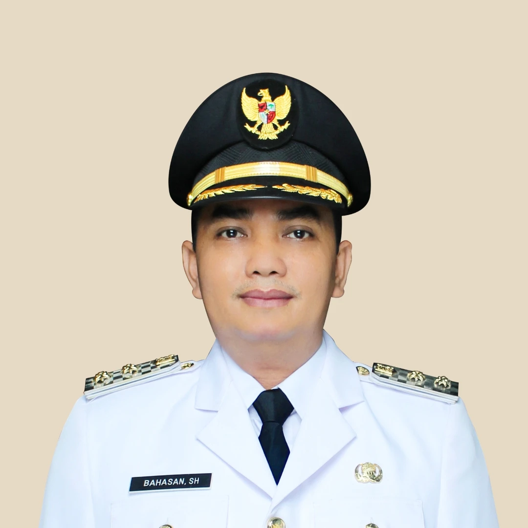 Foto Bahasan, SH